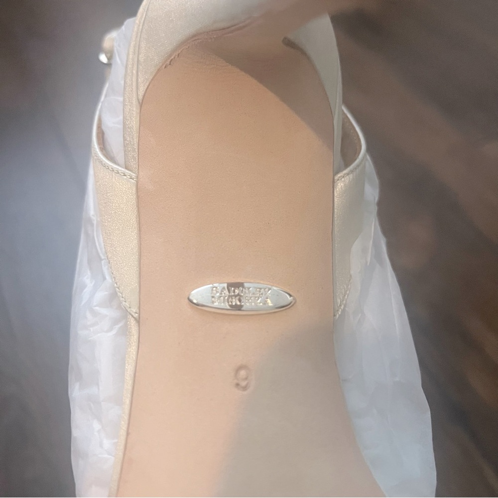 Badgley Mischka Gold Embellished Women's Sandals 9 - Picture 4 of 6